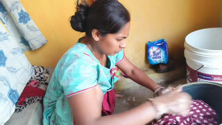 4. Indian mom blanket and mosquito ????????wash pure desi tarike se cloth wash ||Vlogger Soni