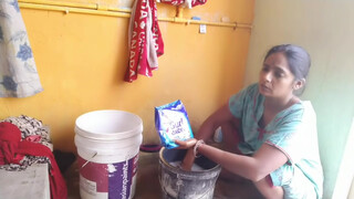 2. Indian mom blanket and mosquito ????????wash pure desi tarike se cloth wash ||Vlogger Soni