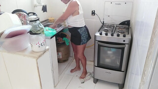 6. Como eu lavo a louça   How do I wash the dishes