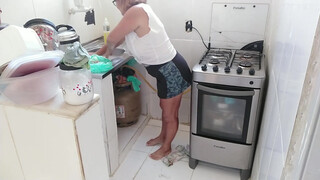 7. Como eu lavo a louça   How do I wash the dishes