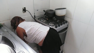 8. Como eu lavo a louça   How do I wash the dishes