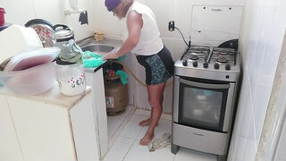 10. Como eu lavo a louça   How do I wash the dishes