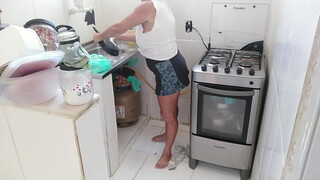3. Como eu lavo a louça   How do I wash the dishes