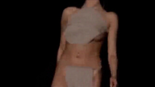 2. Cosmina Pasarin remains naked at a fashion show !!!