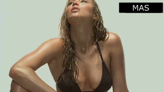 7. Jennifer Lawrence Bikini Photoshoot.