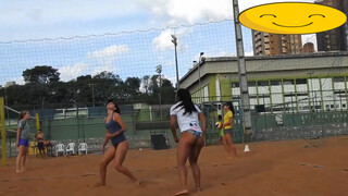 2. volleyball Bouncy Ass