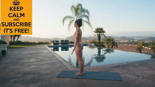 Hot & Sweaty Naked’ Power Yoga for a healthy life فوائد اليوغا الصباحية لصحة جيدة
