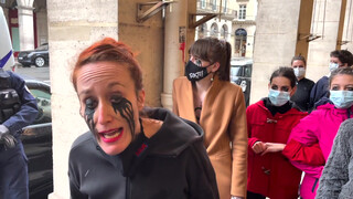 9. Pompiers accusés de viol : action Femen au Ministère de la Justice (6 février 2021, Paris)