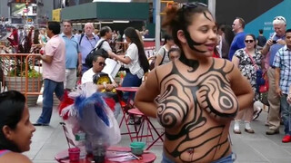 TIMES SQUARE BODY PAINTING