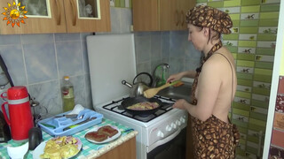 10. Сooking sandwiches. Omelet. Korean food. Mila Naturist. Naturist’s kitchen. INF.