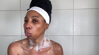 10. EVERYDAY SHOWER ROUTINE FOR GLOWING SKIN