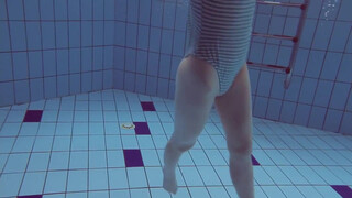 7. beautiful girl showing underwater swimming skill | Underwater – Exercising at the pool | Hydrogirls