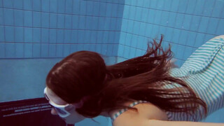 2. beautiful girl showing underwater swimming skill | Underwater – Exercising at the pool | Hydrogirls