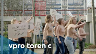 Topless demonstratie (Els) – Toren C