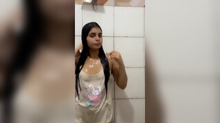 10. ????Hot Indian Girl Braless/No Bra on Shower Challenge! ????