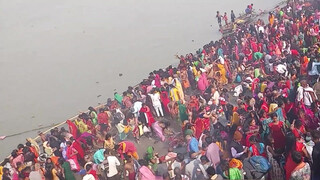 3. बड़ी गंगा मे सबसे बड़ा मेला लगा बहुत लोगो ने गंगा स्नान किया बदलता हरिद्वार हर हर गांगे
