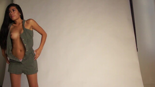 8. MELODY – PHOTOSHOOT Behind The Scenes