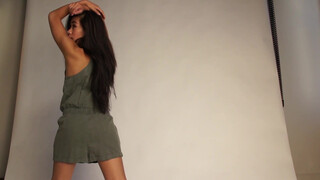 3. MELODY – PHOTOSHOOT Behind The Scenes