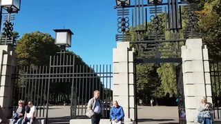 1. WORLD’S BIGGEST NAKED SCULPTURE (VIGELAND PARKEN )