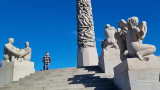 9. WORLD’S BIGGEST NAKED SCULPTURE (VIGELAND PARKEN )