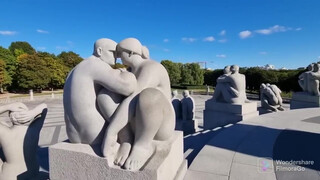 10. WORLD’S BIGGEST NAKED SCULPTURE (VIGELAND PARKEN )
