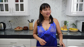 3. ✅ THAI girl can’t say Quiche! ???? Natural Braless Oops Scenes! ???? Cooking a delicious Bacon Quiche ????