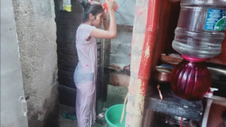 देखिए दोस्तों कपड़ा और पानी भरने और नहाने के वक्त क्या हुआ #farhanaazkirasoi#dailyvlog