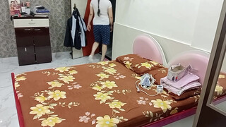 4. itni tabiyat kharab hone par bhi ek pal ka aram nasib me nahi hai