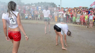 5. Slapjo krekliņu konkurss autokrosā Vecpilī