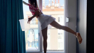 Wash the window | Cleaning motivation | Girl clean window| Transparent See thought