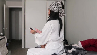 4. MY MOM WALKED IN ON ME TAKING PICS FOR ONLYFANS!! PRANK