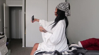 8. MY MOM WALKED IN ON ME TAKING PICS FOR ONLYFANS!! PRANK