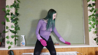 4. Cleaning the curtain: Ghosts decided to disturb me at the most inopportune moment…