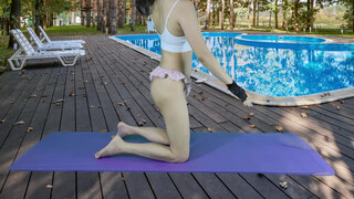 2. Yoga with Sarah No 3 | Pigeon Pose Variant | Bikini Yoga | Eka Pada Rajakapotasana