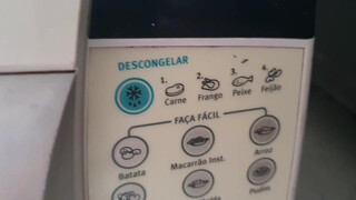 9. C0L0CA DENTR0… abri o micro-ondas uso sempre…