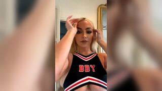 7. Lindsey Pelas OnlyFans Try On Haul 6