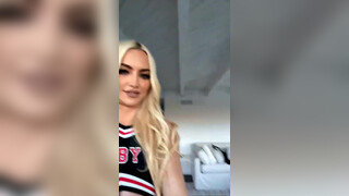 10. Lindsey Pelas OnlyFans Try On Haul 6