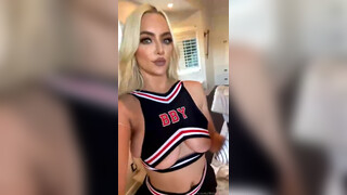 3. Lindsey Pelas OnlyFans Try On Haul 6