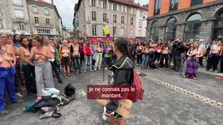 5. Des femmes manifestent seins nus à Aurillac