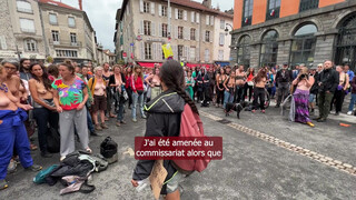 3. Des femmes manifestent seins nus à Aurillac