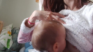 5. breastfeeding, the second day of chickenpox, treated with breast milk #breastfeeding #lactation