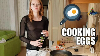 Beauty in the Kitchen: Gorgeous woman’s Egg-cellent Cooking Secrets Revealed!