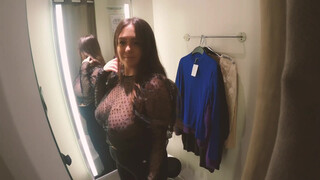 5. DRESSING ROOM TRY ON