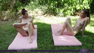 Sexy yoga lezbien Naked Bridge Naked Yoga Training Pose   @Zehra Öztürk