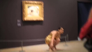 2. Performance Artist Does the Impossible, Shows Up Courbet’s “Origin of the World”