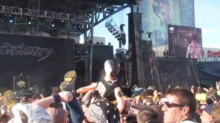 4. Buckcherry “Crazy Bitch” Live at Rock On The Range 2009 J2ThaP