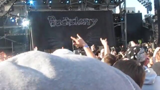 3. Buckcherry “Crazy Bitch” Live at Rock On The Range 2009 J2ThaP