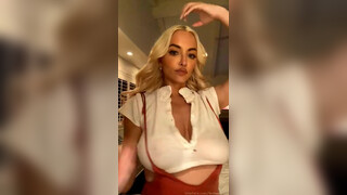 4. Lindsey Pelas OnlyFans Try On Haul 4