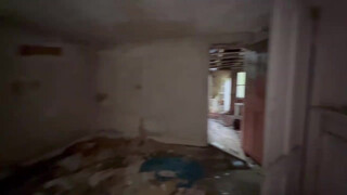 8. Abandoned Death Trap House Full Of Black Mold-Unoccupied For Over 20 Years !!!