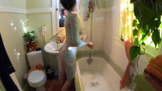 4. Body Painting in the Bath Tub